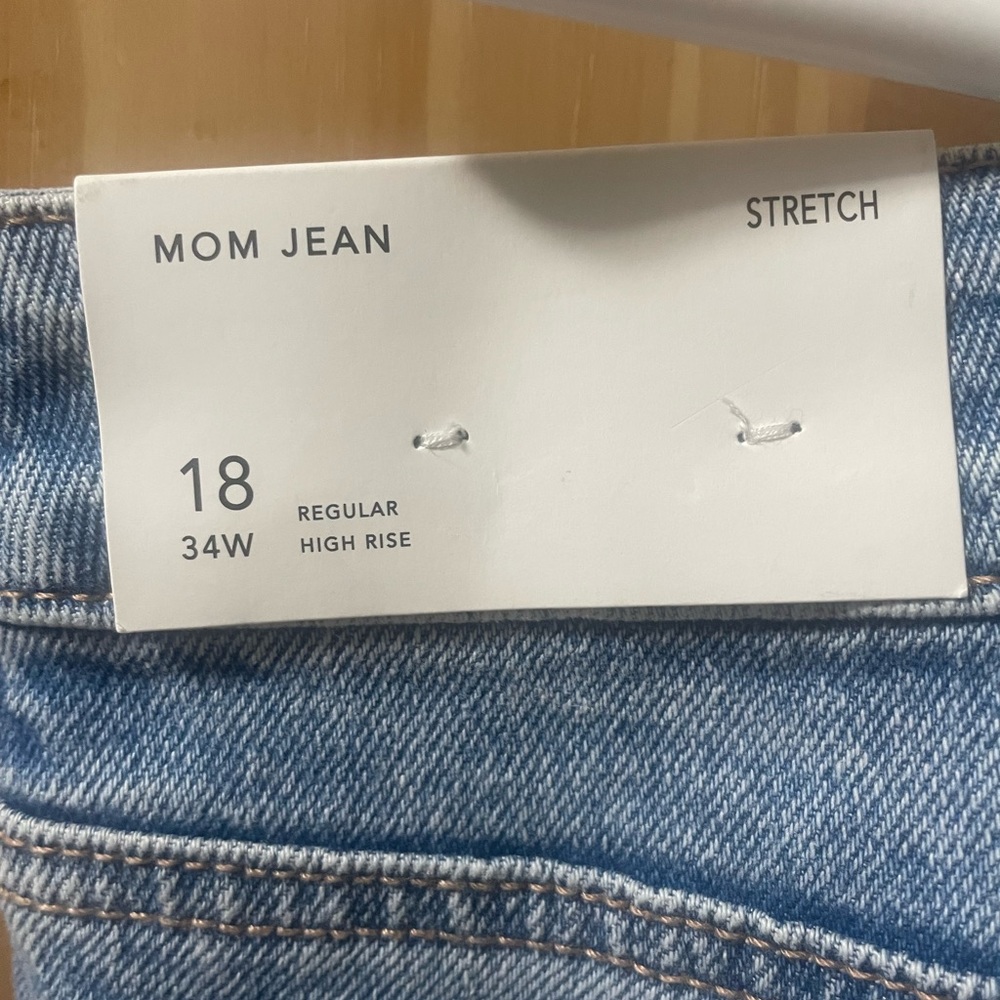 AE Ripped Mom Jeans - Picture 4 of 5